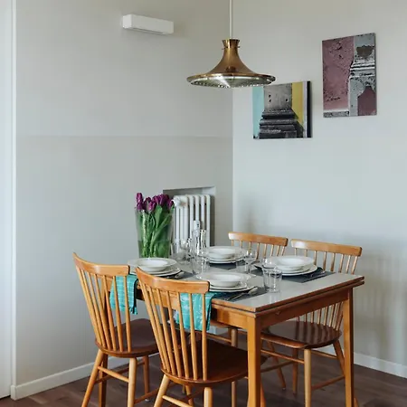 Four Апартаменти *