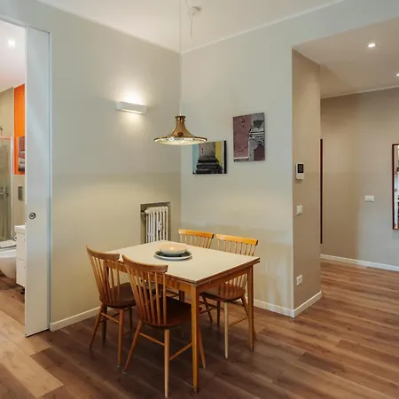 Four Апартаменти *