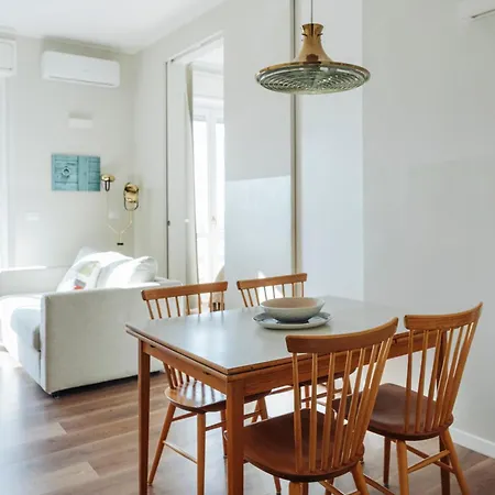 Апартаменти Four