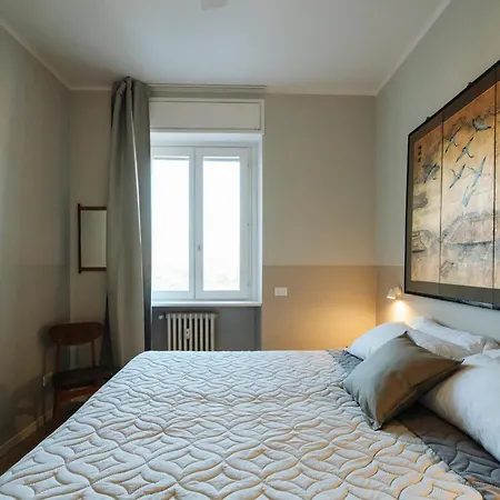 Four Apartment *